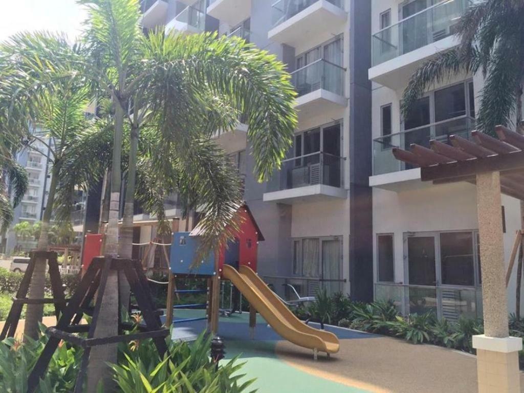 One Palm Tree Villas Manila Exterior foto